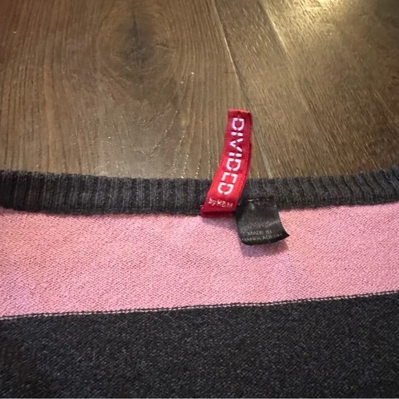 H&M Pink & Gray Striped Scoop-neck Y2K Sweater - Picture 3 of 6